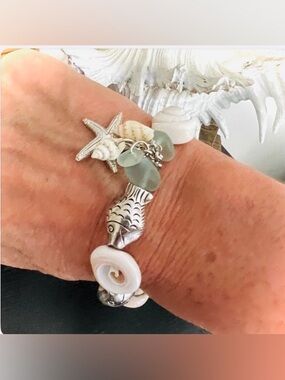 NEW Artisan Coastal Shell, Fish & Sea Glass Bracelet 🐠